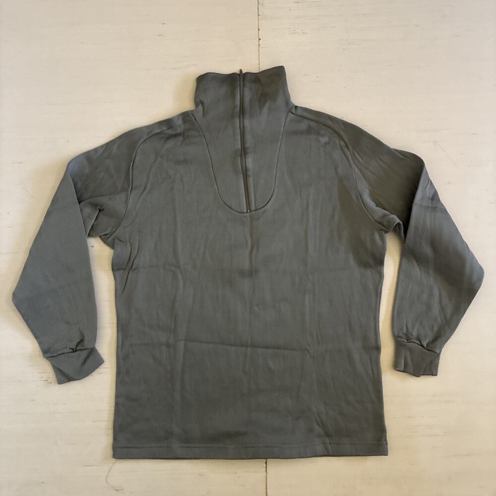 US Military Men's Size M Polypro Cold Weather Thermal Baselayer Top Undershirt